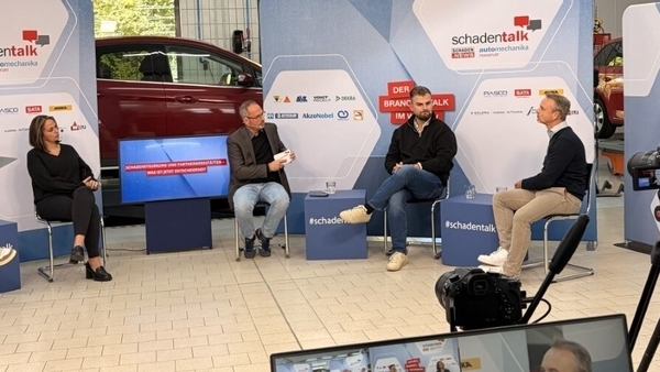 Sendung auf YouTube und Facebook